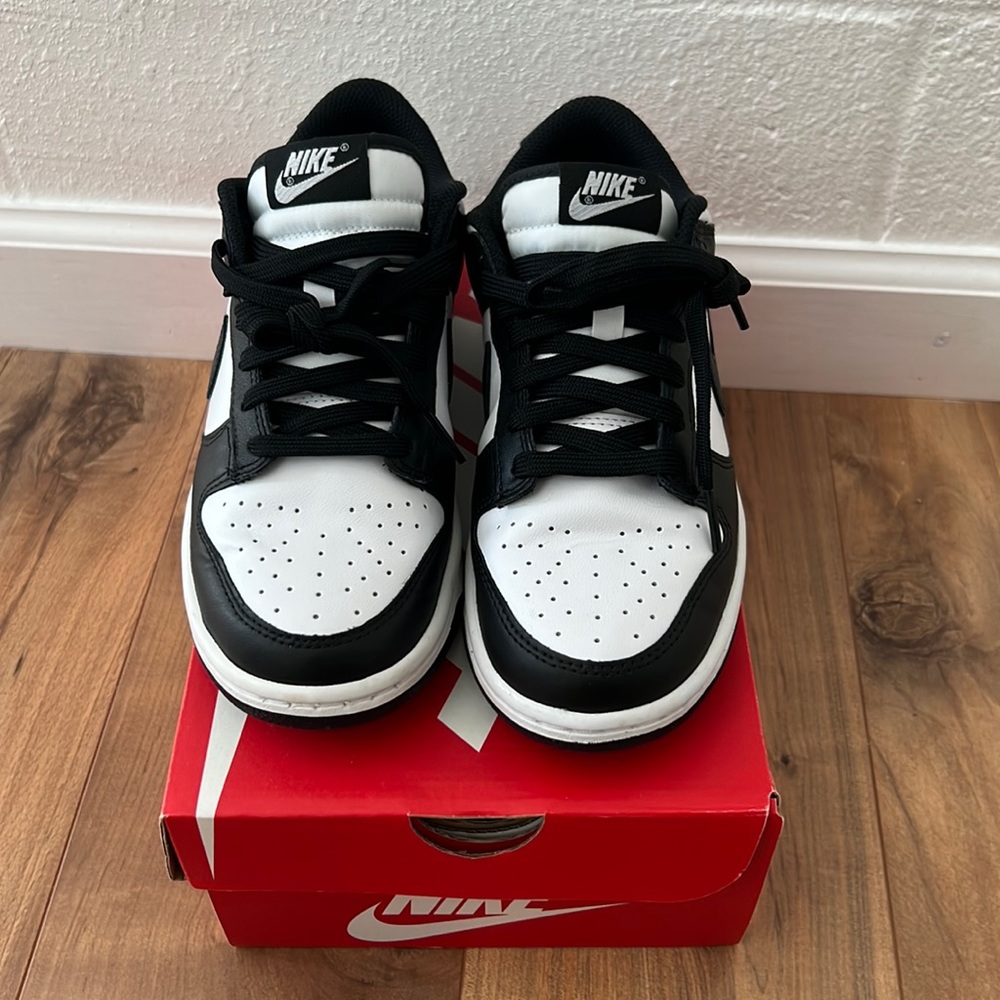 Black & White Dunks - Low (Panda)